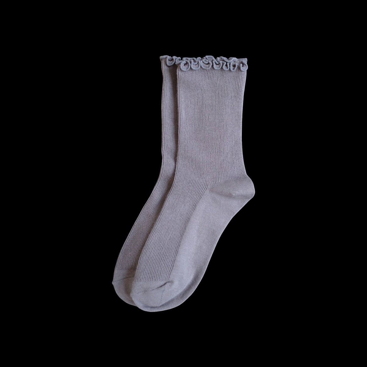 SUNMOOL grey curly ruffle socks with a loose-fit ruffle cuff.