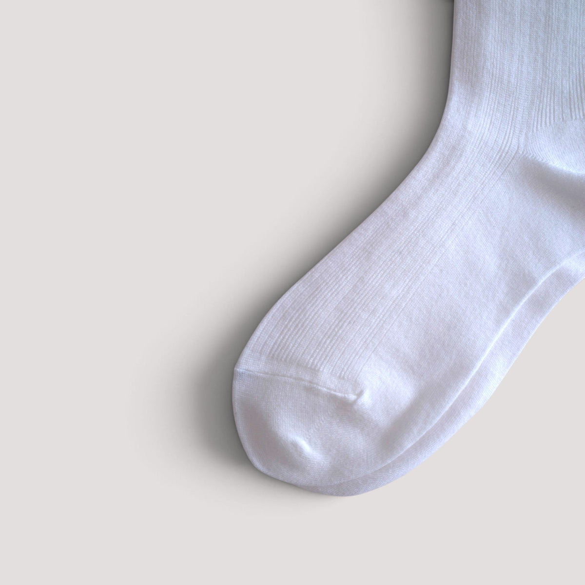 SUNMOOL white Pastel Cloud crew socks with a soft ribbed texture